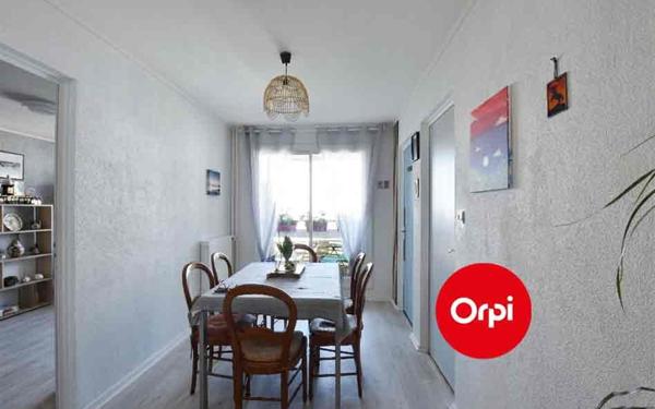 Appartement à vendre    5 pièces • 101,47 m2 Saint-Priest
