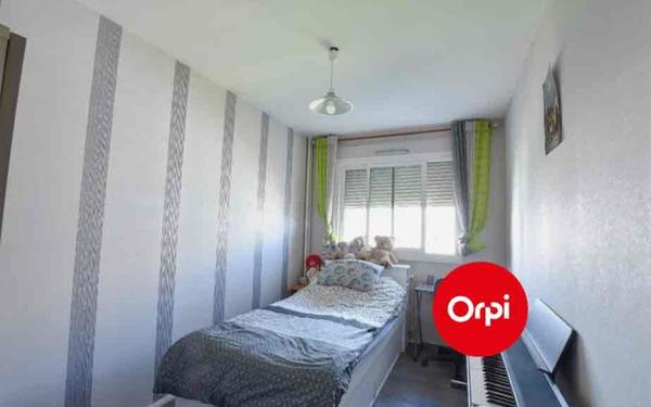 Appartement à vendre    5 pièces • 101,47 m2 Saint-Priest