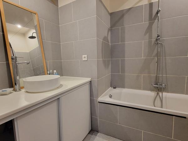 BORDEAUX Saint Michel - Joli T2 au calme sur l'arrière