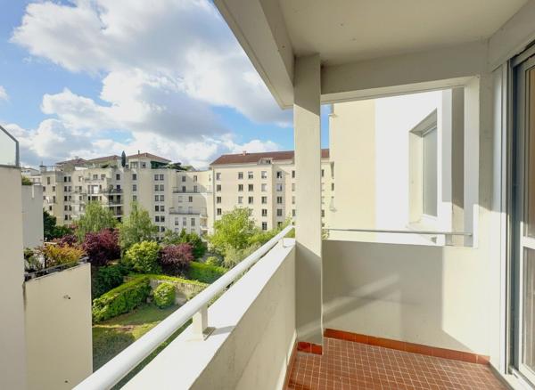 APPARTEMENT T3/4 avec balcon au calme