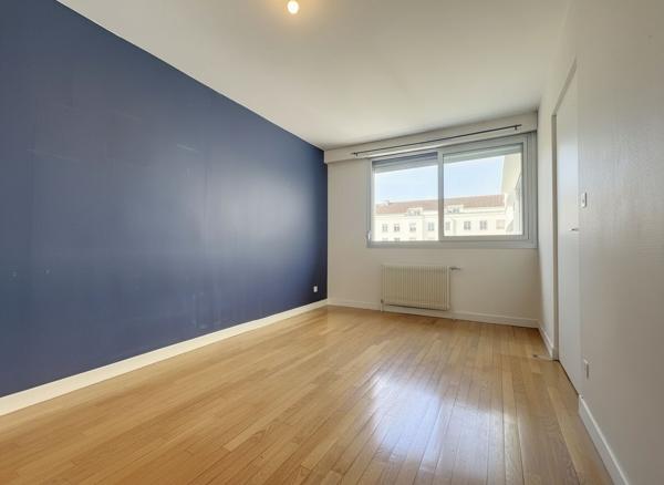 APPARTEMENT T3/4 avec balcon au calme