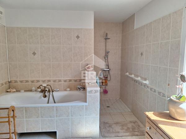 Maison individuelle 4 chambres proche de Chalais.