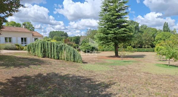 Maison individuelle 4 chambres proche de Chalais.