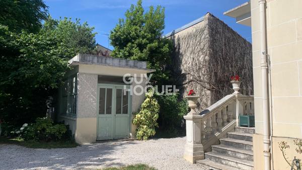 BOIS COLOMBES/ MAISON 134 M² PARCELLE 998 M² GARAGE et ATELIER