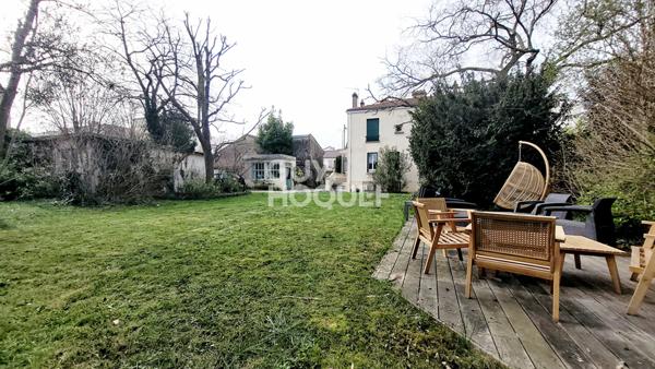BOIS COLOMBES/ MAISON 134 M² PARCELLE 998 M² GARAGE et ATELIER