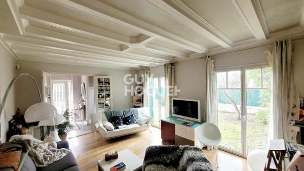 BOIS COLOMBES/ MAISON 134 M² PARCELLE 998 M² GARAGE et ATELIER
