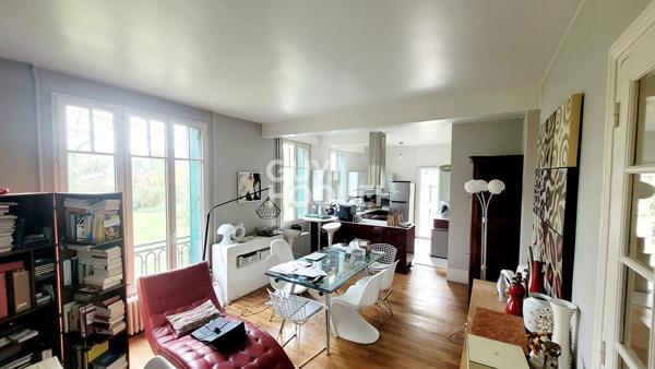 BOIS COLOMBES/ MAISON 134 M² PARCELLE 998 M² GARAGE et ATELIER
