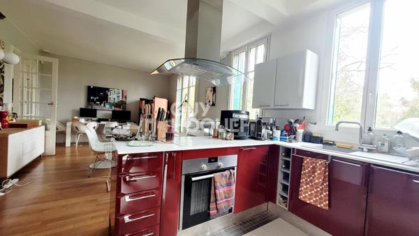 BOIS COLOMBES/ MAISON 134 M² PARCELLE 998 M² GARAGE et ATELIER