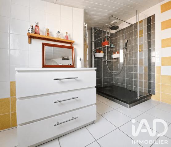 Maison à vendre 6 pièces 158,79 m² Saint-Julien-des-Landes