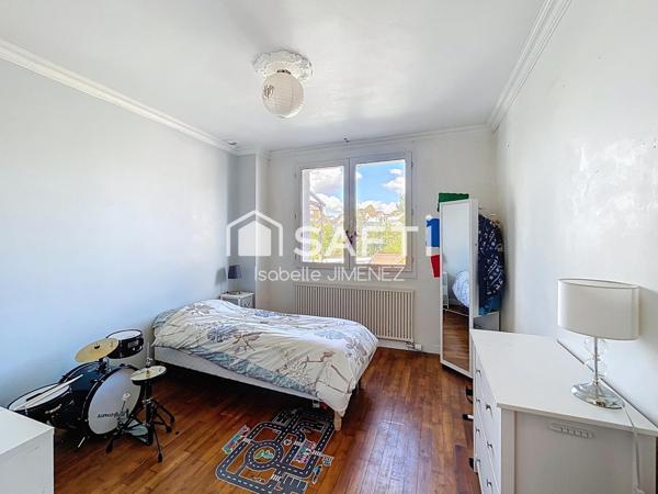 Maison 4 pièces de 85 m2 avec dépendance de 16 m2, jardin, garage, possibilité d'une 4ème chambre