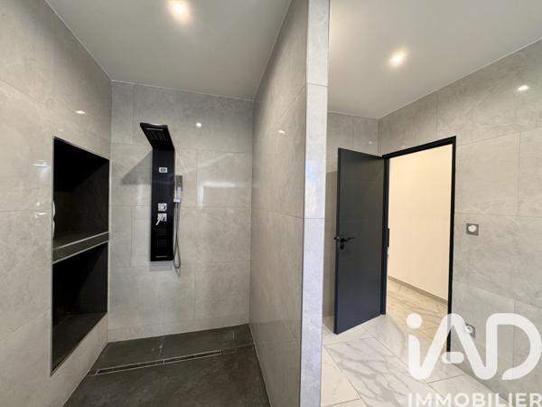 Maison à vendre 6 pièces 450 m² Sorgues