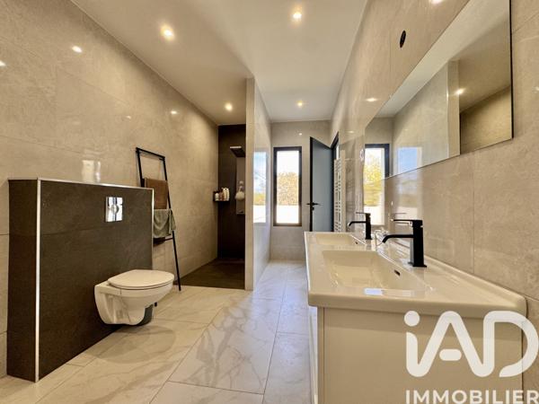 Maison à vendre 6 pièces 450 m² Sorgues