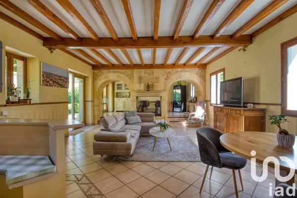 Maison d’architecte 6 pièces de 246 m² à Sarlat-la-Canéda (24200)