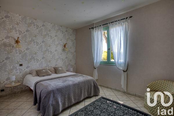 Maison d’architecte 6 pièces de 246 m² à Sarlat-la-Canéda (24200)