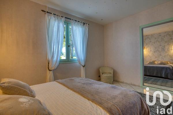 Maison d’architecte 6 pièces de 246 m² à Sarlat-la-Canéda (24200)