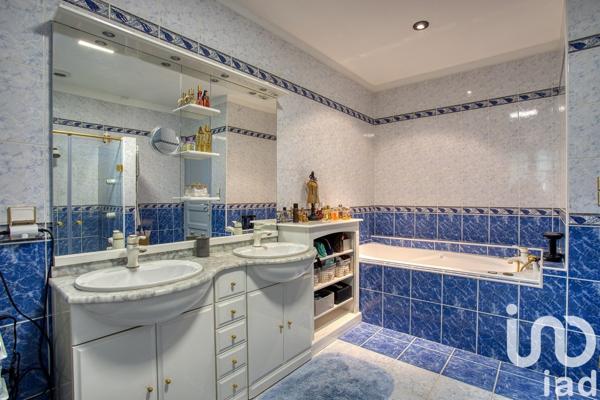 Maison d’architecte 6 pièces de 246 m² à Sarlat-la-Canéda (24200)