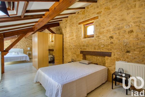 Maison d’architecte 6 pièces de 246 m² à Sarlat-la-Canéda (24200)