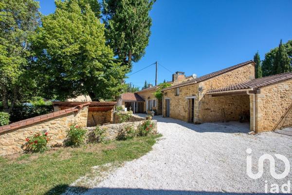 Maison d’architecte 6 pièces de 246 m² à Sarlat-la-Canéda (24200)