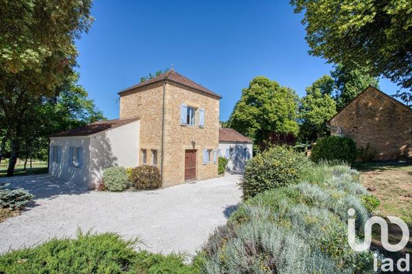 Maison d’architecte 6 pièces de 246 m² à Sarlat-la-Canéda (24200)