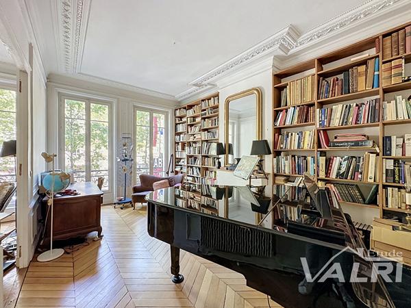 Porte Saint Martin - 7 pièces de 191 m², Paris 75003