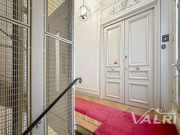 Porte Saint Martin - 7 pièces de 191 m², Paris 75003