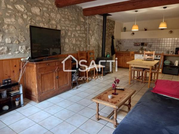 Maison de village avec extérieur