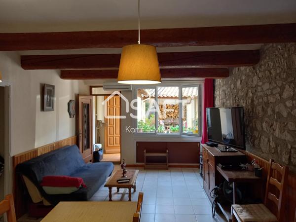 Maison de village avec extérieur