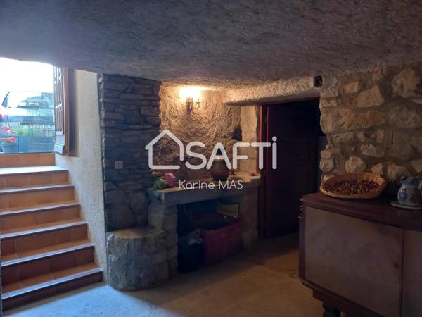 Maison de village avec extérieur