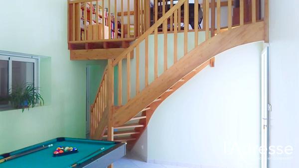 Entre Beaupréau et Chemillé : Plain?pied spacieux, 5 chambres et bureau indépendant