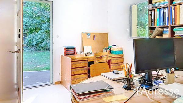 Entre Beaupréau et Chemillé : Plain?pied spacieux, 5 chambres et bureau indépendant