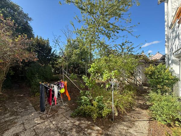 Maison familiale 4 chambres Secteur Méan Terrain arboré de 600 m²