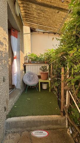 Maison de ville T4 sur trois niveaux avec garage et cave voutée