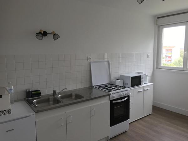 Location Appartement27,64 m² - 1 Pièce - CHOLET (49300)