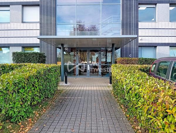 LOCAUX A LOUER 400 M2