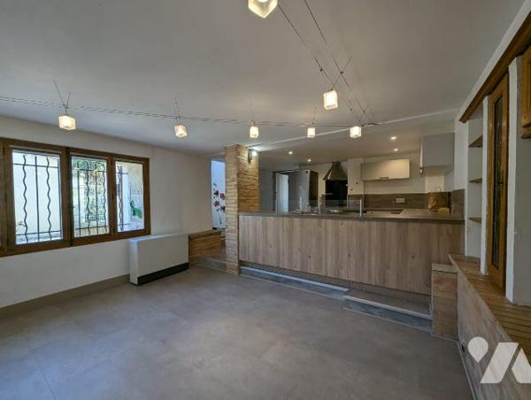 MAISON individuelle "de village" 94 m² T4 au calme à Plan de Cuques