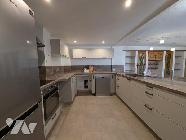 MAISON individuelle "de village" 94 m² T4 au calme à Plan de Cuques