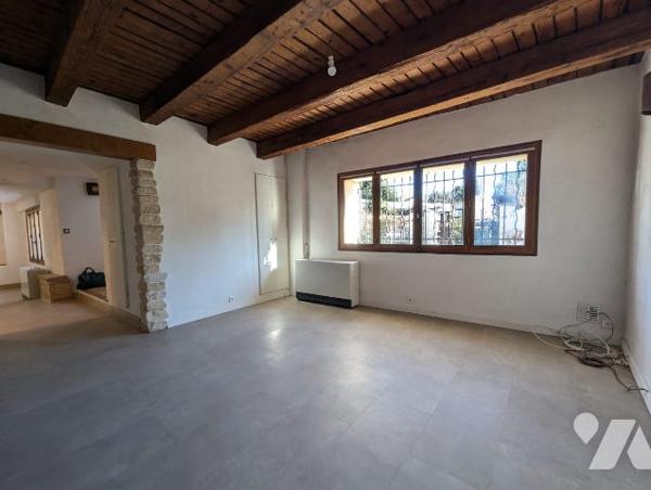 MAISON individuelle "de village" 94 m² T4 au calme à Plan de Cuques