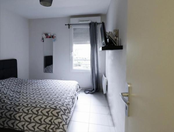 Dpt Bouches du Rhône (13), à vendre MARSEILLE 11EME ARRONDISSEMENT appartement T3 avec terrasse
