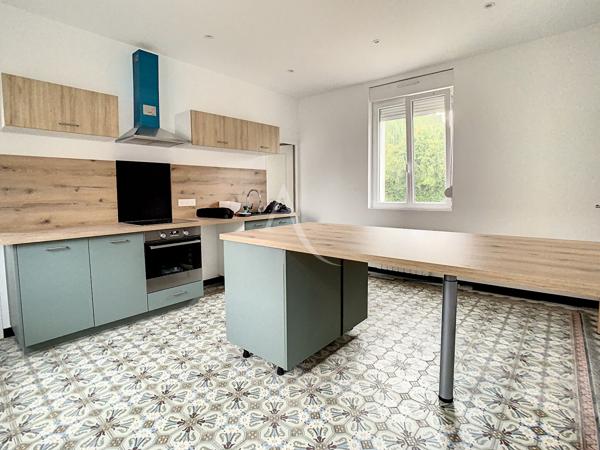 Belle rénovation pour cette maison 3 chambres, terrasse et jardin
