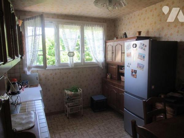 A vendre à la rivière de corps maison de 1961, implantée sur une jolie parcelle de 536m². Au 1e...