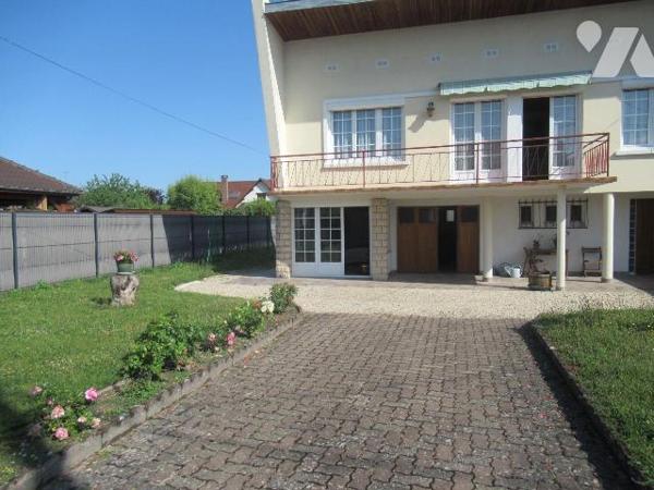 A vendre à la rivière de corps maison de 1961, implantée sur une jolie parcelle de 536m². Au 1e...