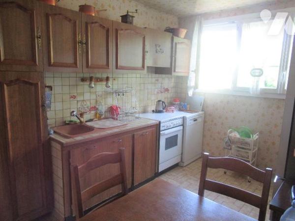 A vendre à la rivière de corps maison de 1961, implantée sur une jolie parcelle de 536m². Au 1e...