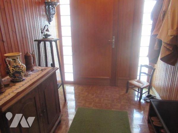 A vendre à la rivière de corps maison de 1961, implantée sur une jolie parcelle de 536m². Au 1e...