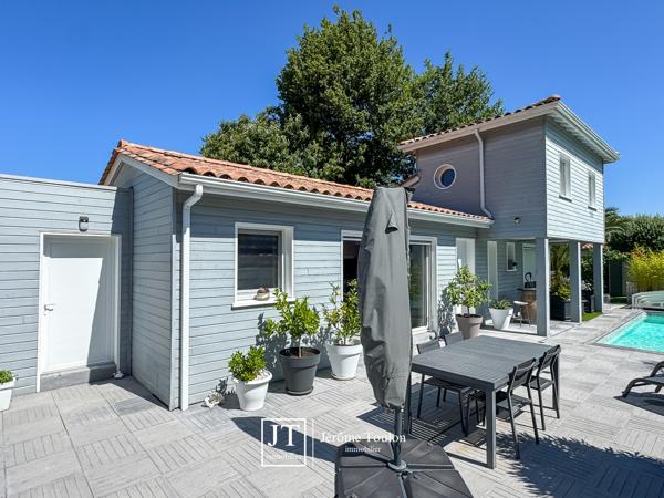 Maison
                                                                                                                                                                                                                                                                                                                        5 pièce(s)                                                                                                                                                                                                          3 chambre(s)                                                                                                                                                                                                          113  m²