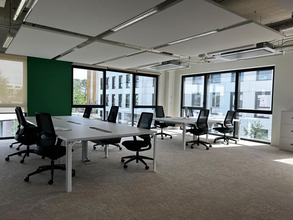 Bureaux à louer de 130 à 857 m² à Pessac avec terrasses et services mutualisés