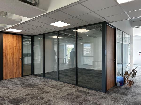 Bureaux à louer de 130 à 857 m² à Pessac avec terrasses et services mutualisés