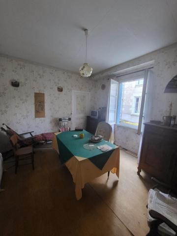 Maison avec fort potentiel, dans hyper centre, cave et grenier aménageable