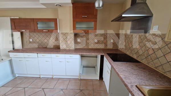 Maison de ville, 3 chambres, au pied des commerces et commodités