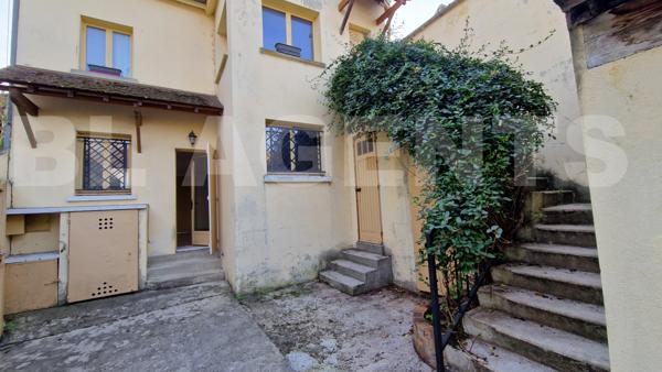 Maison de ville, 3 chambres, au pied des commerces et commodités