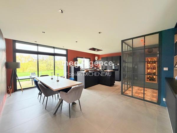 Maison à BEAUPREAU-EN-MAUGES, 49600 - 5 pièces 160m²